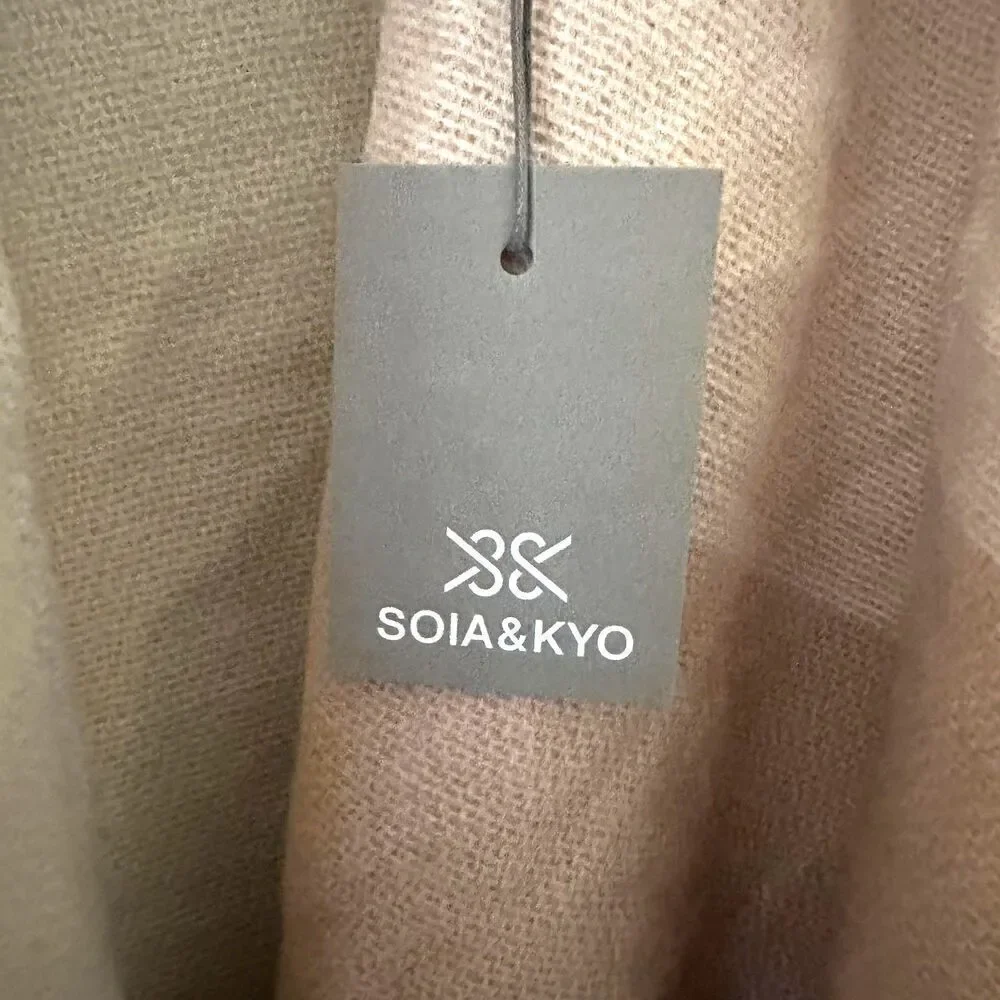 Soia & Kyo Cream Yadira Beige Woven Soft Shawl Scrarfigan Poncho‎ Fringe NWT